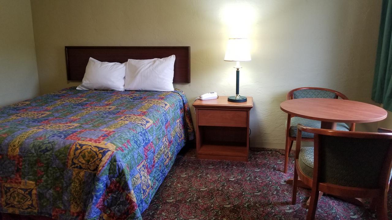 Quick Stop Motel Round Prairie エクステリア 写真